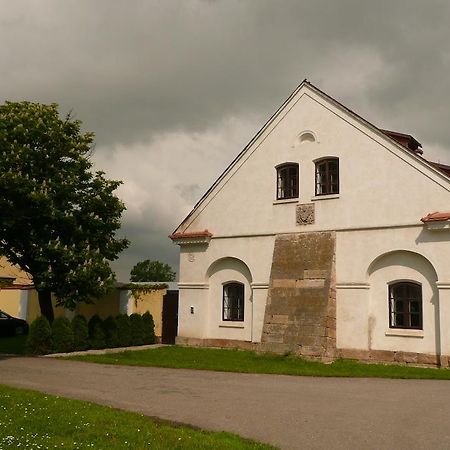 Statek Chmelovice Hotel Bagian luar foto