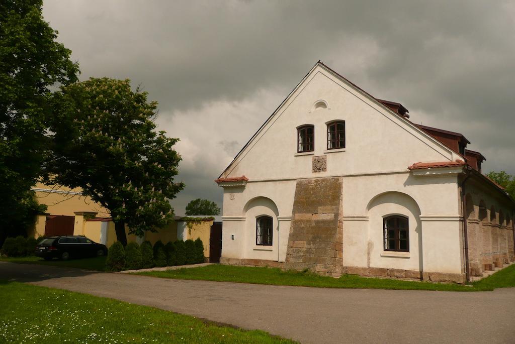 Statek Chmelovice Hotel Bagian luar foto